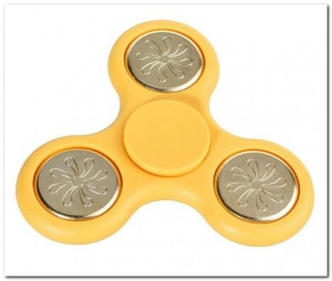 Classic Fidget Spinner - Geel met 3 gouden bloemen gewichtjes 